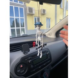 Ak-47 Tutan, Fötr Şapkalı, Gözlüklü İskelet Süs Beyaz